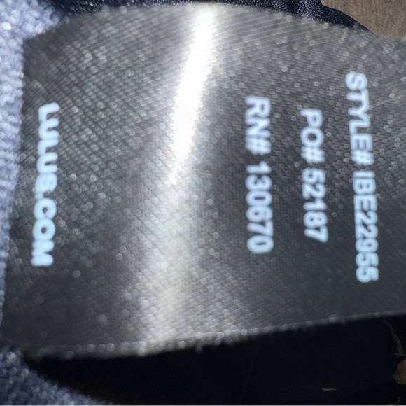 Lulu's | Pretty Fresh Navy Blue Floral Print Ruched Puff Sleeve Crop Top - Picture 11 of 11